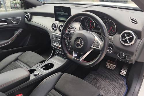 2017 Mercedes Benz GLA-Class 250 4MATIC AMG Line Terpakai