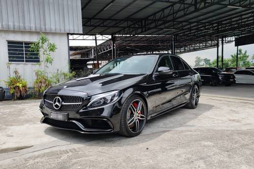 2016 Mercedes Benz C-Class Saloon C 200 AMG Line Terpakai