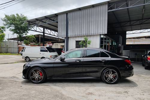 2016 Mercedes Benz C-Class Saloon C 200 AMG Line Terpakai