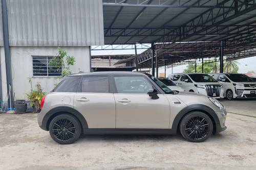 Terpakai 2017 MINI 5 Door Cooper untuk Dijual