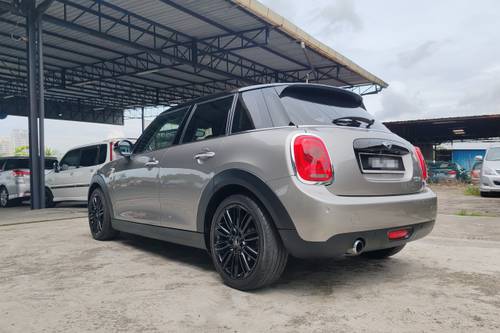 2017 MINI 5 Door Cooper Terpakai