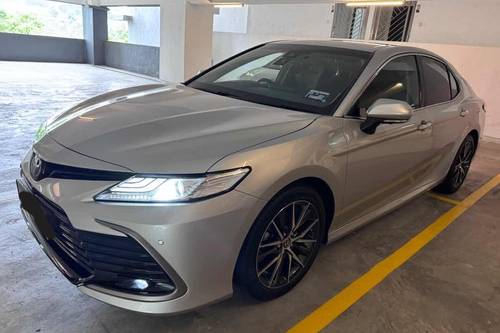 Second hand 2023 Toyota Camry 2.5V 