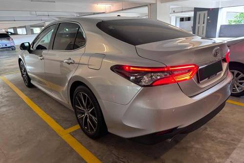 2023 Toyota Camry 2.5V Terpakai