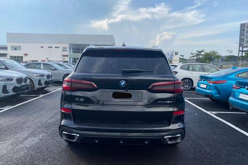 Second hand 2023 BMW X5 xDrive45e M Sport 