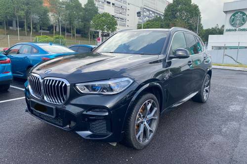 Old 2023 BMW X5 xDrive45e M Sport