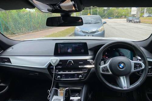 2020 BMW 5 Series Sedan 530i M Sport Terpakai