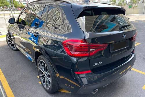 2021 BMW X3 xDrive 30i M Sport  lama