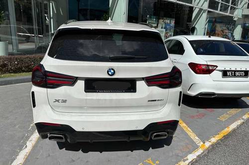 2022 BMW X3 xDrive 30i M Sport  lama