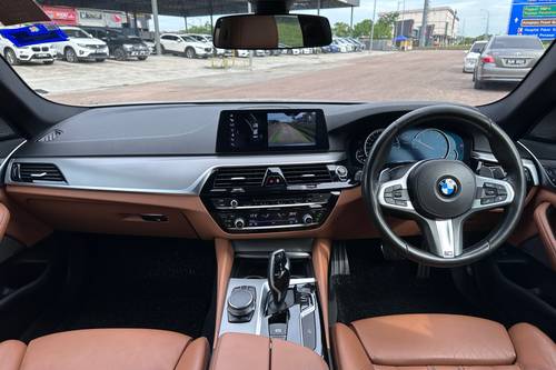 2017 BMW 5 Series Sedan 530i M Sport Terpakai