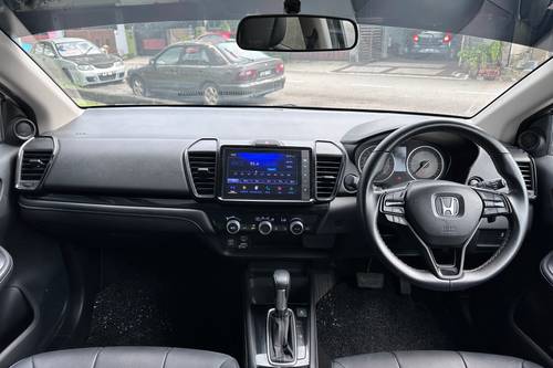 Second hand 2022 Honda City Hatchback 1.5L V 