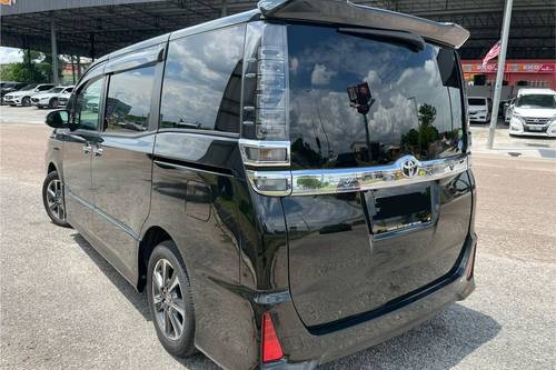 Second hand 2018 Toyota Voxy 2.0 ZS 