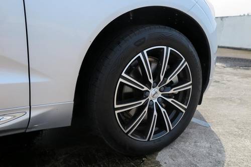 2019 Volvo XC60 T8 Inscription Terpakai