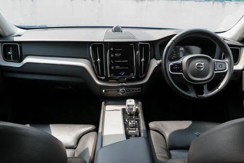 2019 Volvo XC60 T8 Inscription Terpakai