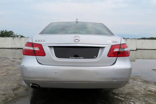 Old 2011 Mercedes Benz E-Class Saloon E 200 Avantgarde