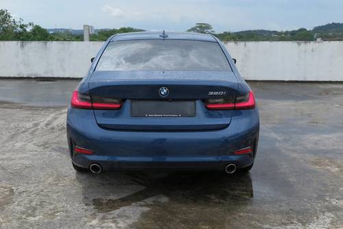 Old 2022 BMW 3 Series 2.0L