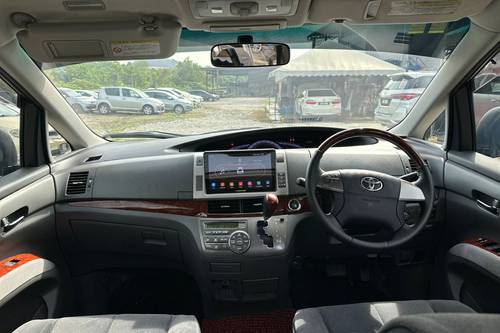 2010 Toyota Estima 2.4 Terpakai