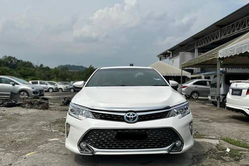 2015 Toyota Camry 2.5 Hybrid Premium Terpakai