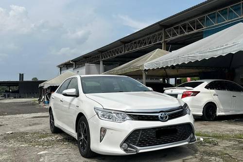 2015 Toyota Camry 2.5 Hybrid Premium Terpakai