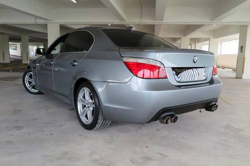 Old 2009 BMW 5 Series Sedan 523i