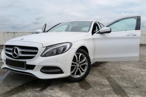 Second hand 2015 Mercedes Benz C-Class Saloon C200 Avantgarde Line 