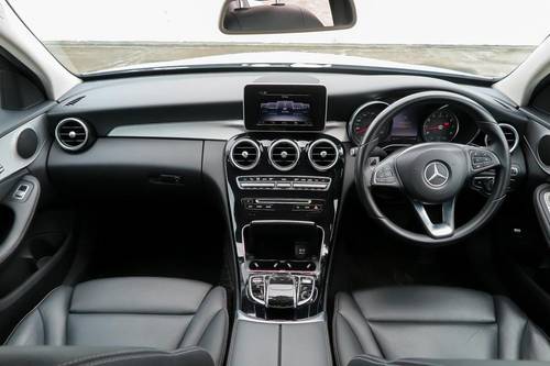 2015 Mercedes Benz C-Class Saloon C200 Avantgarde Line Terpakai