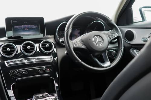 2015 Mercedes Benz C-Class Saloon C200 Avantgarde Line Terpakai