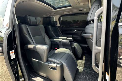 2020 Toyota Alphard 2.5 SC Terpakai