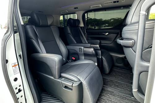 2019 Toyota Vellfire 2.5L Terpakai