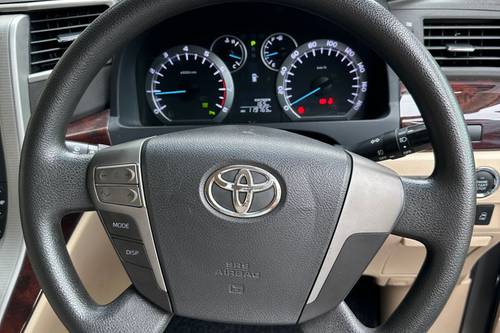 2012 Toyota Alphard 2.4 Terpakai