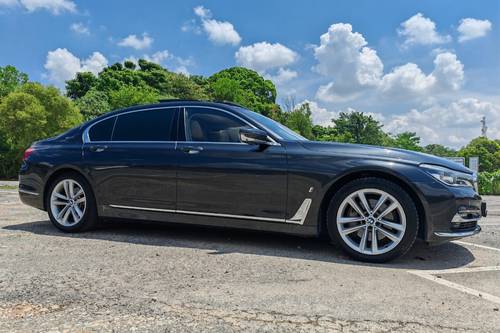 2017 BMW 7 Series Sedan 740Le xDrive Terpakai