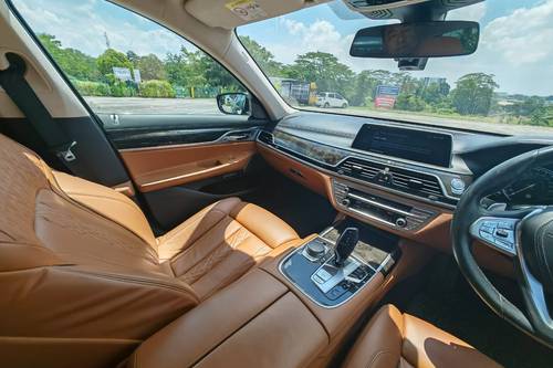 2017 BMW 7 Series Sedan 740Le xDrive Terpakai