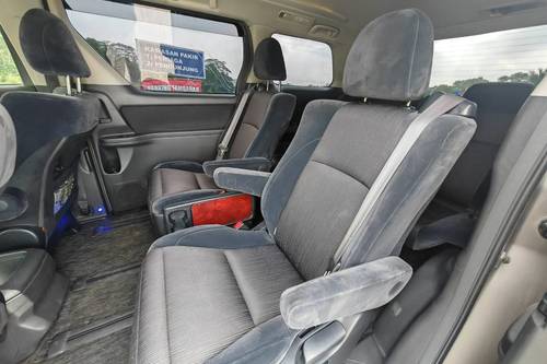 2009 Toyota Vellfire 2.4Z Terpakai