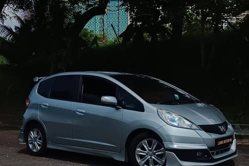 2014 Honda Jazz 1.5L S  lama