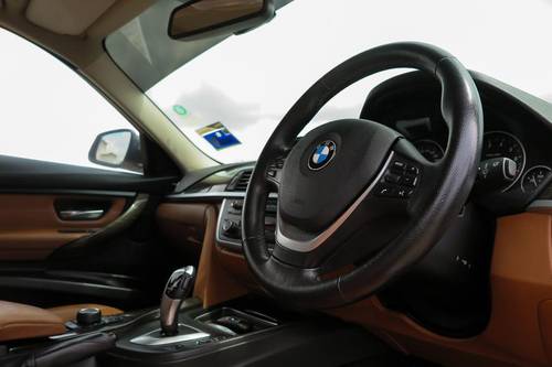 2012 BMW 3 Series Sedan 320i Terpakai