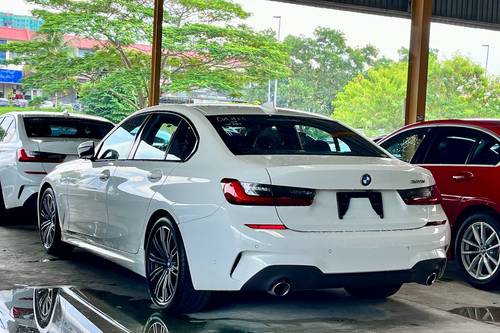 Old 2019 BMW 3 Series Sedan 320i M Sport