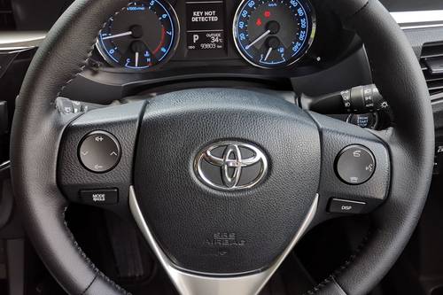 2015 Toyota Altis 1.8 E Terpakai