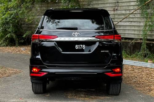 Second hand 2017 Toyota Fortuner 2.7 SRZ AT 4x4 