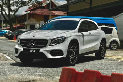 2017 Mercedes Benz GLA-Class 250 4MATIC AMG Line Terpakai