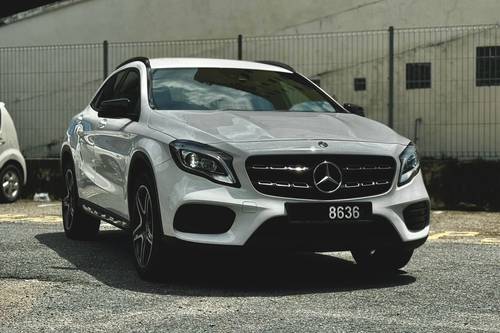 Old 2017 Mercedes Benz GLA-Class 250 4MATIC AMG Line