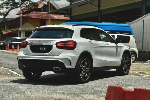 2017 Mercedes Benz GLA-Class 250 4MATIC AMG Line Terpakai