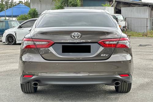 Second hand 2023 Toyota Camry 2.5V 