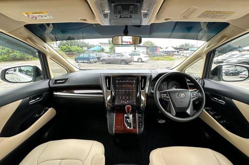 2015 Toyota Alphard HEV 2.5L HEV Terpakai