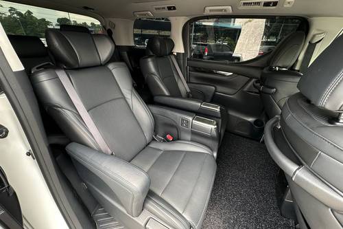 2016 Toyota Vellfire 2.5L Terpakai