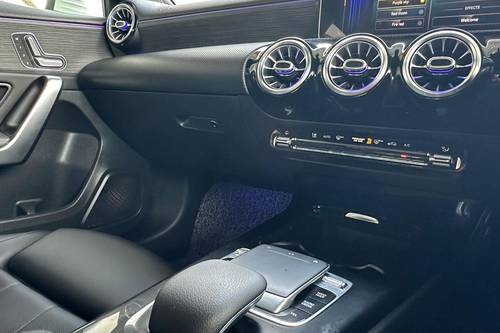 2018 Mercedes Benz A-Class A 200 Progressive Line Terpakai