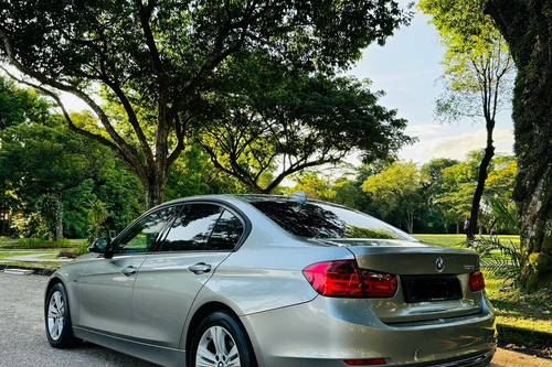 Old 2015 BMW 3 Series Sedan 320i