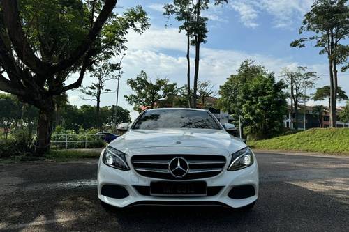 2017 Mercedes Benz C-Class Saloon C 180 Avantgarde Line Terpakai