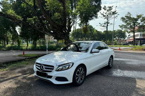 2017 Mercedes Benz C-Class Saloon C 180 Avantgarde Line Terpakai