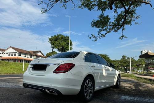 Old 2017 Mercedes Benz C-Class Saloon C 180 Avantgarde Line