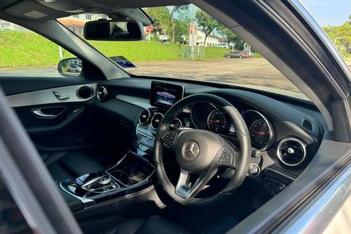 2017 Mercedes Benz C-Class Saloon C 180 Avantgarde Line Terpakai