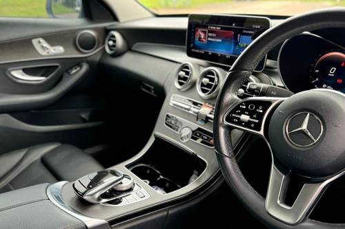 Second hand 2019 Mercedes Benz C-Class Saloon C200 Avantgarde Line 